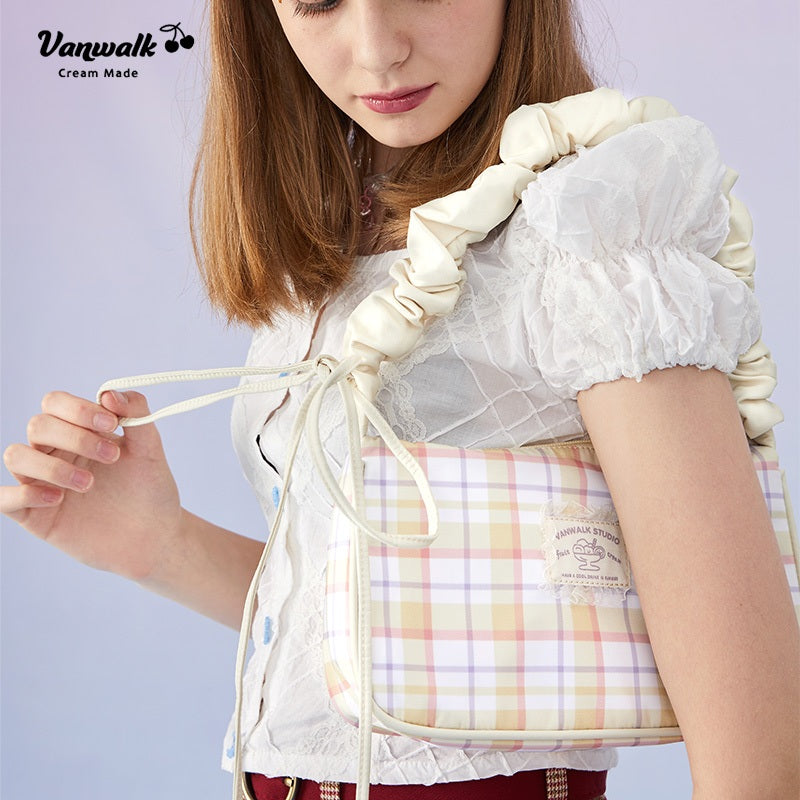 Vanwalk กระเป๋าสะพายไหล่ลำลอง Essentials V1718